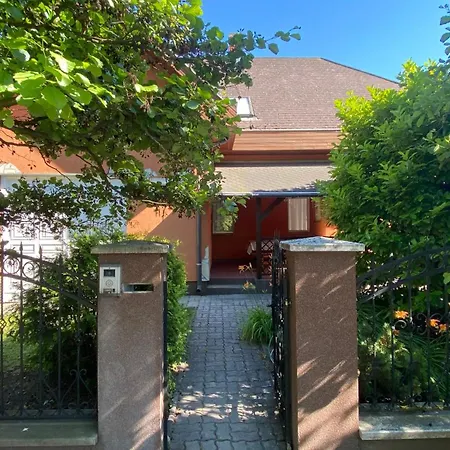 Szeplak-szive Vendeghaz Villa *