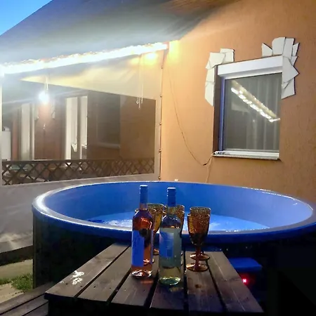 Szeplak-szive Vendeghaz Villa *